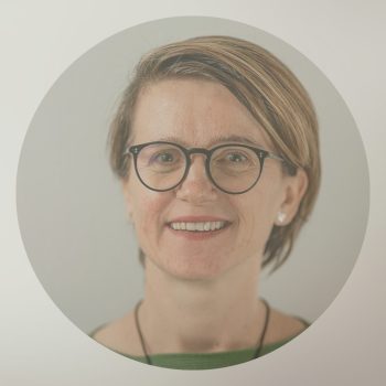 White Minimalist Round Photo Instagram Post (3)